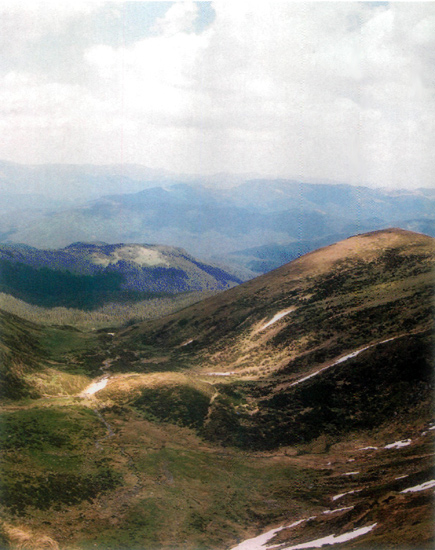 Czarnohora Range - a view from the 
southern slope of the Hoverla peak