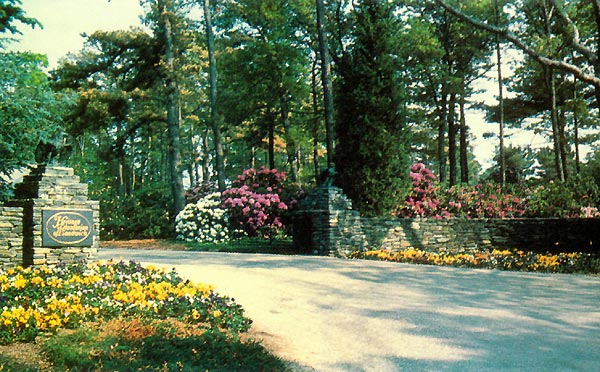 Heritage Plantation entrance