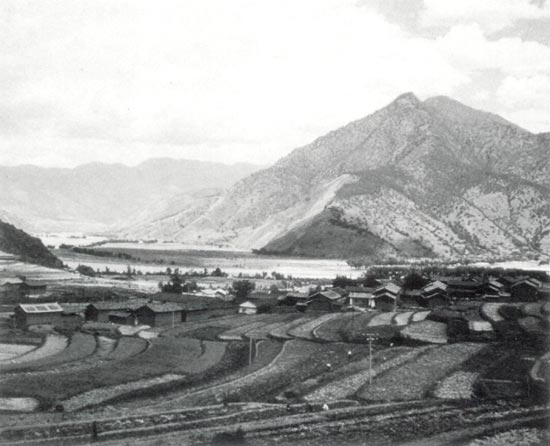 Bend of the Yangtze River at Shigu