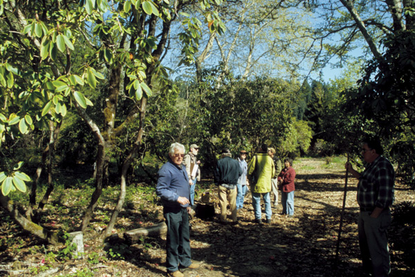 ARS members and Bureau of Land
Management staff during the garden visit in April 2007